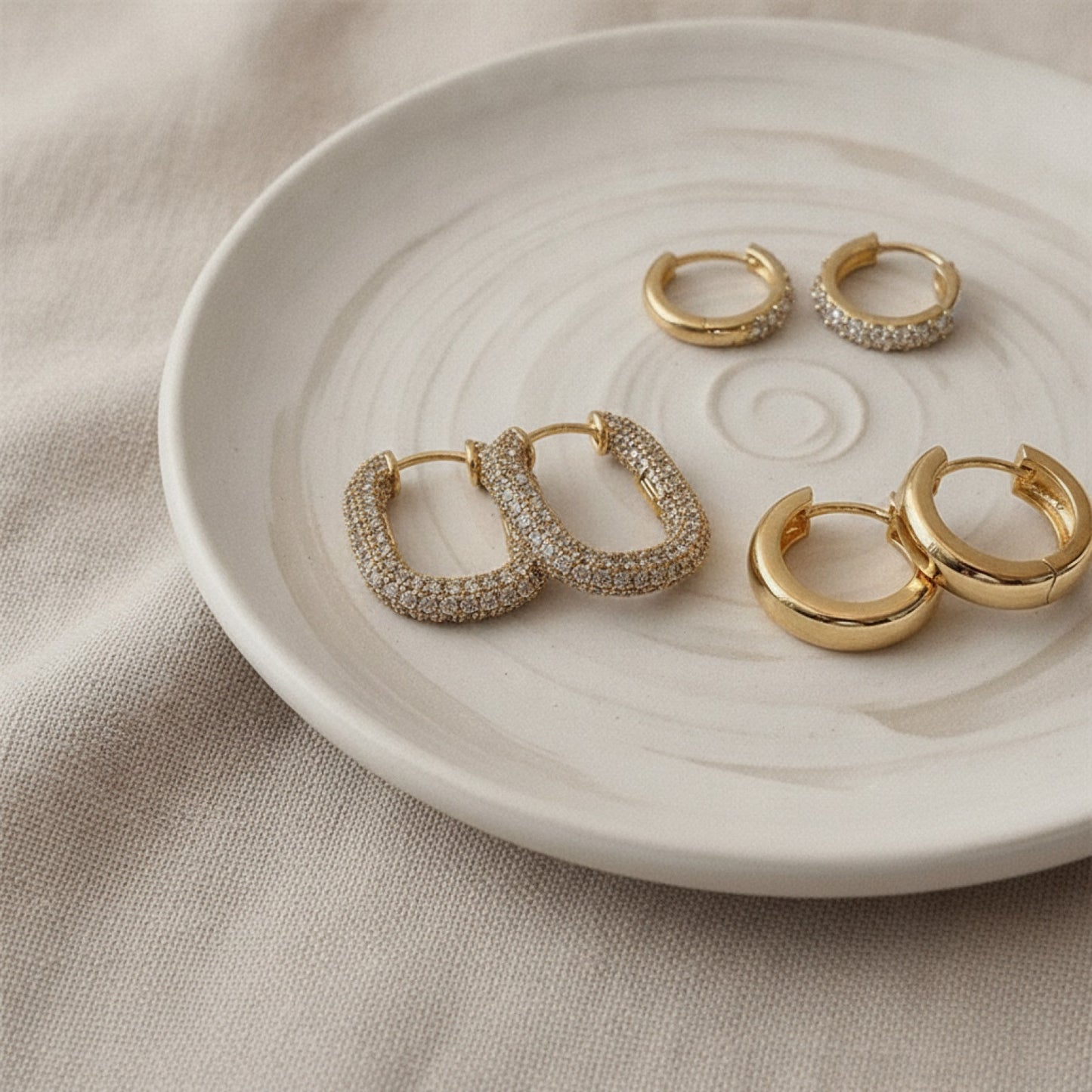 Boucles d'oreilles Huggie Géométriques Zircons Plaqué Or